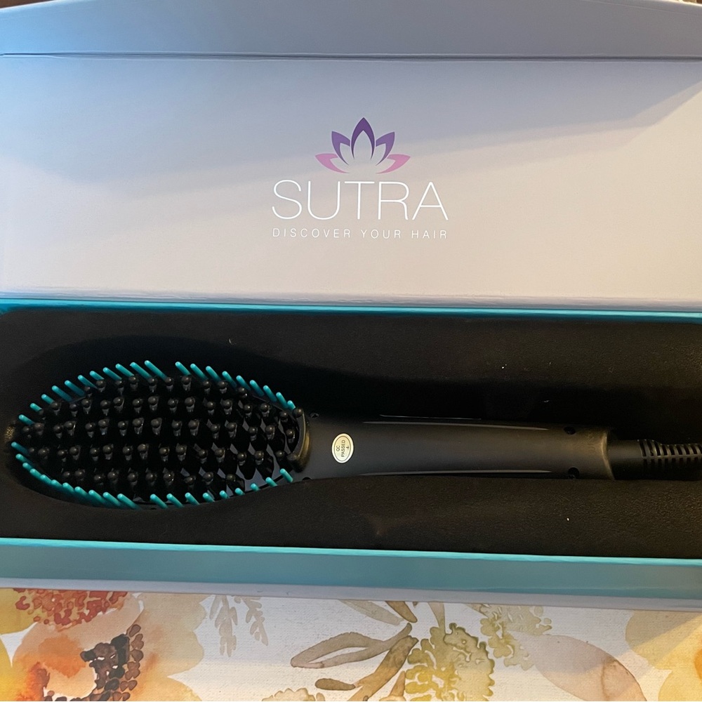 Sutra Heated Flat Iron Brush w infrared heat, negative ion technology, upto 450*
